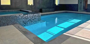 House | 8 bilik tidur, Internet 