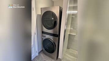 8 bedrooms, Internet