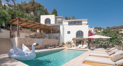 Can Furnet in Ibiza With 4 Bedrooms and 8 Bathrooms