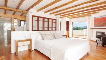 5 bedrooms