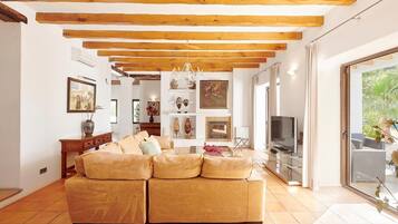 Villa, Smoking | 5 bedrooms