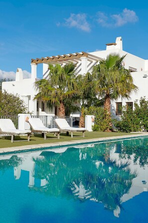 Villa, para fumadores | 5 habitaciones 