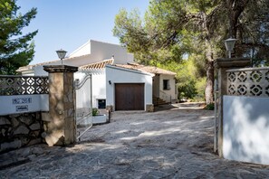 Villa | 4 bedrooms - Villa Rosa in Javea With 4 Bedrooms and 3 Bathrooms (Javea)