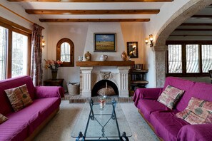 Villa | 4 bedrooms - Villa Rosa in Javea With 4 Bedrooms and 3 Bathrooms (Javea)