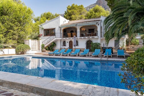 Villa Rosa in Javea With 4 Bedrooms and 3 Bathrooms