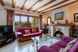 Villa | 4 bedrooms - Villa Rosa in Javea With 4 Bedrooms and 3 Bathrooms (Javea)