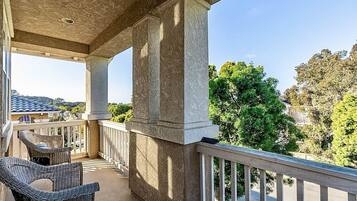 House | 5 bedrooms, Internet