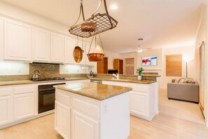 House | 5 bedrooms, Internet - Allura Carmel Valley - 4 BR 4 BA (San Diego)