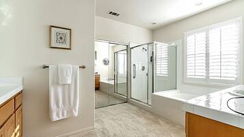 House | 5 bedrooms, Internet