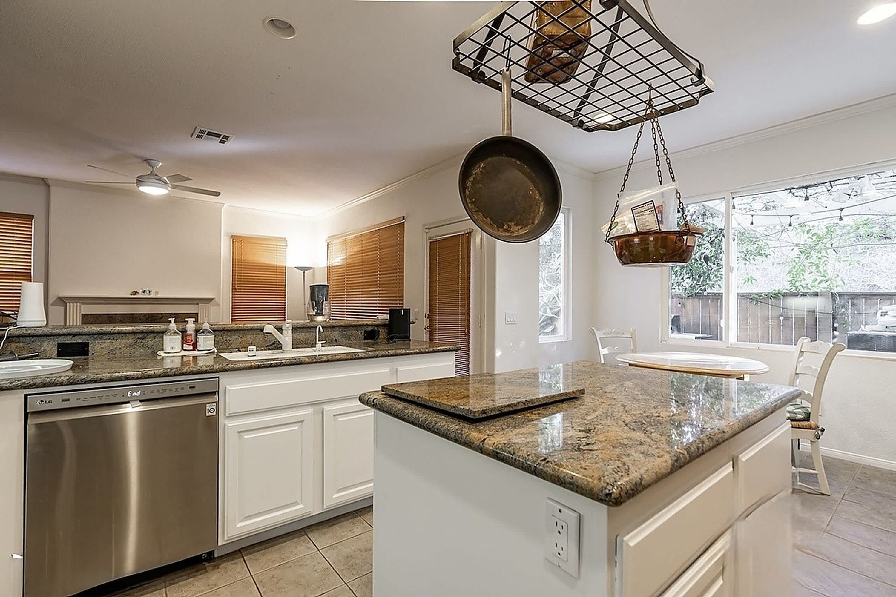 House | 5 bedrooms, Internet