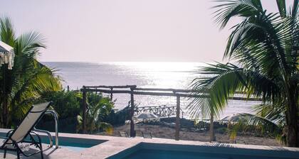 Santorini House with ocean access in Cozumel