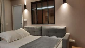 1 bedroom, bed sheets