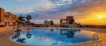 Vacation 'Vista Bahia' with Sea View, Shared Pool and Wi-Fi