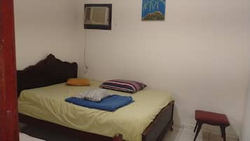 Habitación Confort con 1 cama matrimonial o 2 individuales, vista al patio