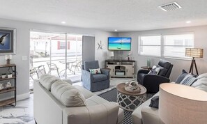 TV, offices - C16 - Stay a While in Sand and Style (Sarasota)