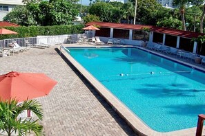 A heated pool - C16 - Stay a While in Sand and Style (Sarasota)