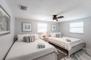2 bedrooms, free WiFi, bed sheets - C16 - Stay a While in Sand and Style (Sarasota)