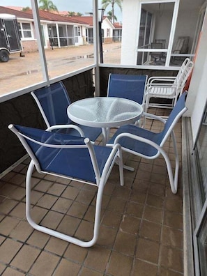 Outdoor dining - Casa Blanca - Villa A05 (Sarasota)