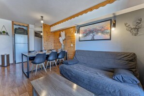 TV - Resort center, 1st floor, fitness, swimming pool, sauna, balcony, tv, ski locker, 43m², Les Orres (Les Orres)