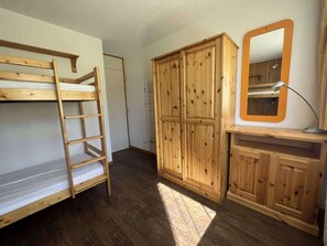1 bedroom, iron/ironing board, WiFi - Resort center, floor -1, ski locker, 32m², La Plagne (La Plagne)