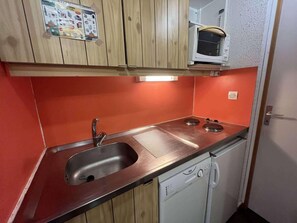 Fridge, microwave, oven, dishwasher - Resort center, floor -1, ski locker, 32m², La Plagne (La Plagne)