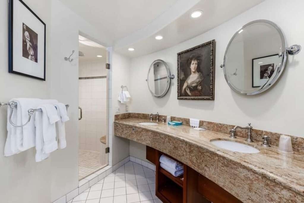 Hair dryer, towels