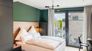Double Room, Mobility Accessible | Desk, laptop workspace, iron/ironing board, free WiFi