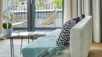 Studio | Skrivebord, skrivebord for bærbar PC og strykejern/-brett