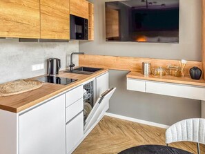 Double Room | Desk, laptop workspace, iron/ironing board, free WiFi - Townhome Hotels (Hannover)