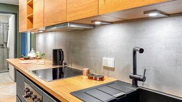 Appartement | Een bureau, een laptopwerkplek, een strijkplank/strijkijzer, gratis wifi