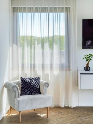 Studio | Desk, laptop workspace, iron/ironing board, free WiFi - Townhome Hotels (Hannover)