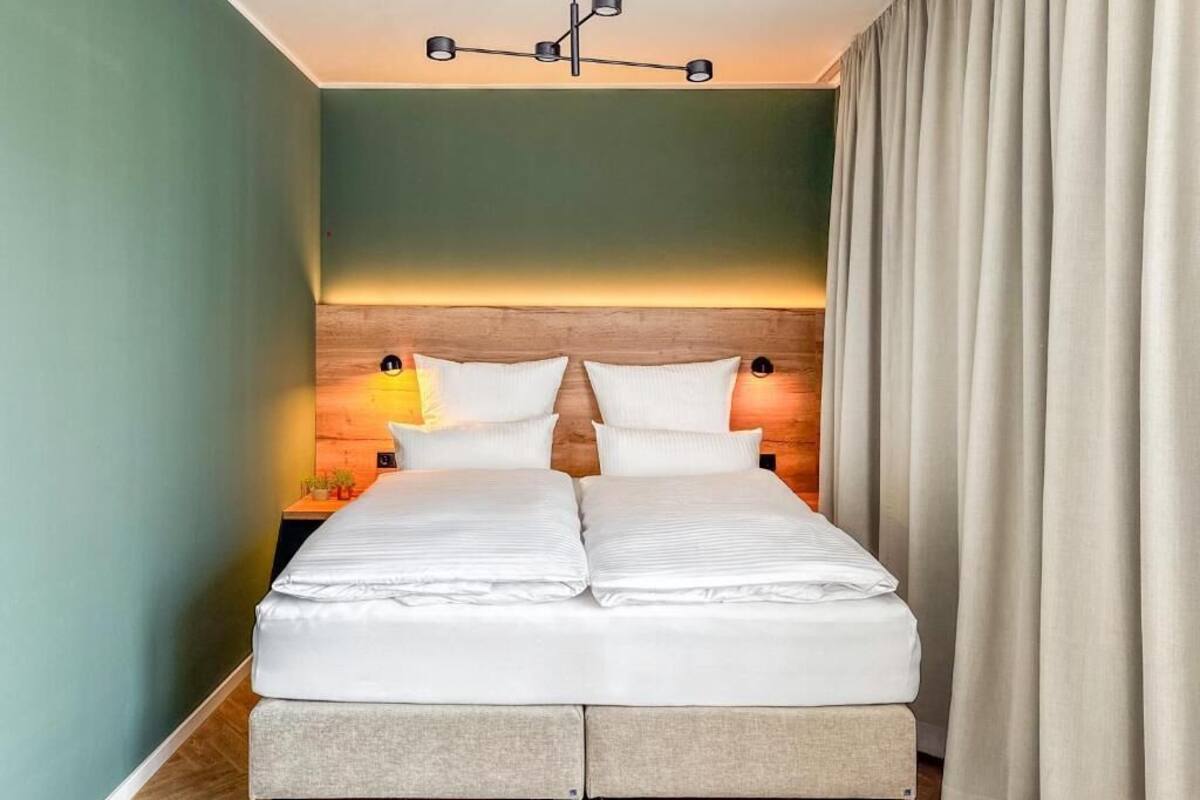 Apartment | Desk, laptop workspace, iron/ironing board, WiFi (free)