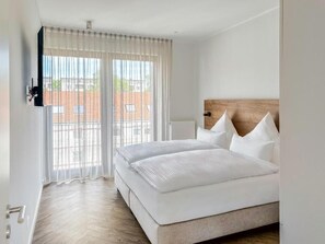 Studio | Desk, laptop workspace, iron/ironing board, free WiFi - Townhome Hotels (Hannover)