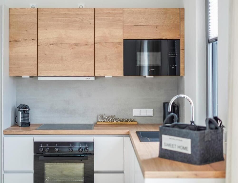 Desk, laptop workspace, iron/ironing board, free WiFi