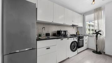 Fridge, microwave, oven, stovetop