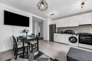 Dining - Goclaw Apartment - 48m2, Balcony - by Rentujemy (Warszawa)