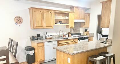 Centrally Located 1BR&1BR Apartment Near UC Riverside, Grocery, & Nature Park.