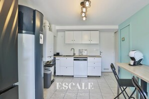 Fridge, microwave, oven, dishwasher