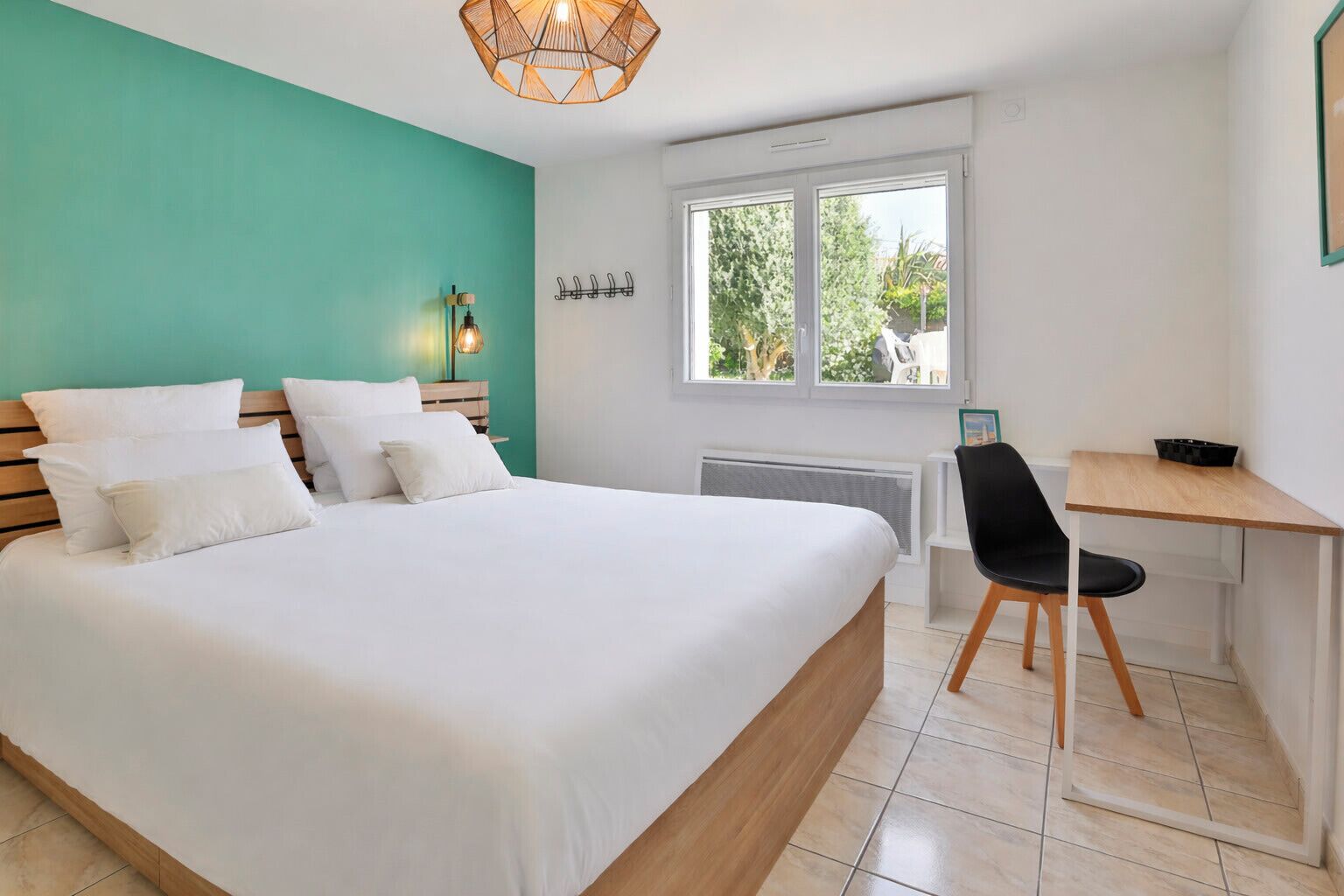 6 bedrooms, iron/ironing board, WiFi