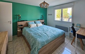 6 bedrooms, iron/ironing board, WiFi