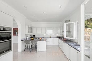 Fridge, microwave, dishwasher, coffee/tea maker