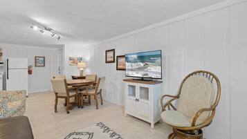 Nhà, 1 giường cỡ queen và sofa giường (Son and Sand) | Nội thất