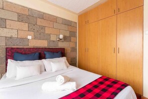 1 chambre, fer et planche Ă repasser, Wi-Fi, draps fournis