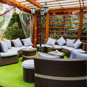 Property grounds - The ChatRoom , Wood Avenue , Yaya center, Kilimani (Nairobi)