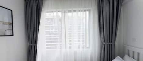 1 bedroom, iron/ironing board, internet, bed sheets