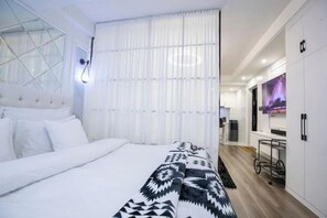 1 多间卧室、熨斗/熨衣板、上网接入、床单