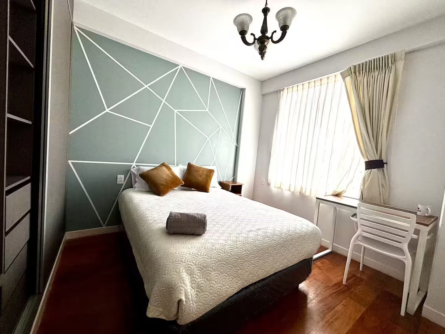 2 多间卧室、熨斗/熨衣板、WiFi、床单