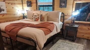 2 bedrooms, desk, free WiFi