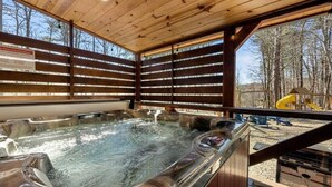 Outdoor spa tub - Cozy Secluded, King, Best Location,Hot Tub,Firepit (Broken Bow)