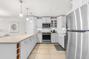 Condo, Multiple Beds (Sandpiper 108) | Private kitchen